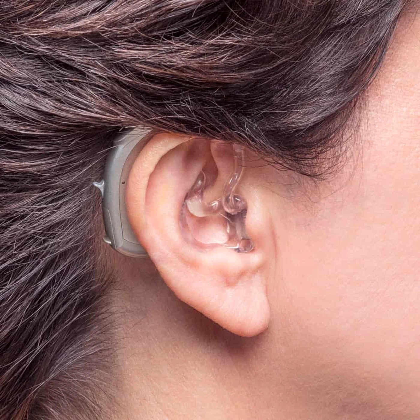 BTE digital hearing aids for severe hearing loss with long battery life